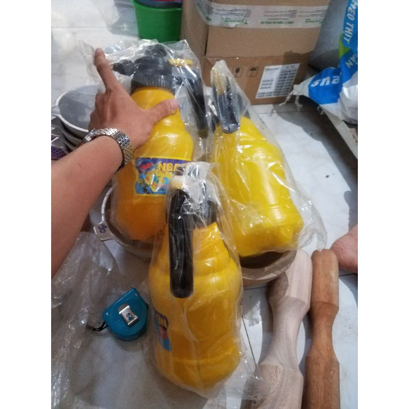 Bình Tưới Cây
