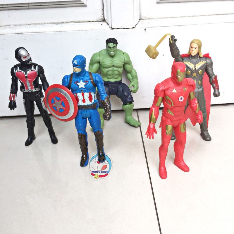 Bộ 5 siêu anh hùng Avengers tích hợp sẵn pin phát sáng