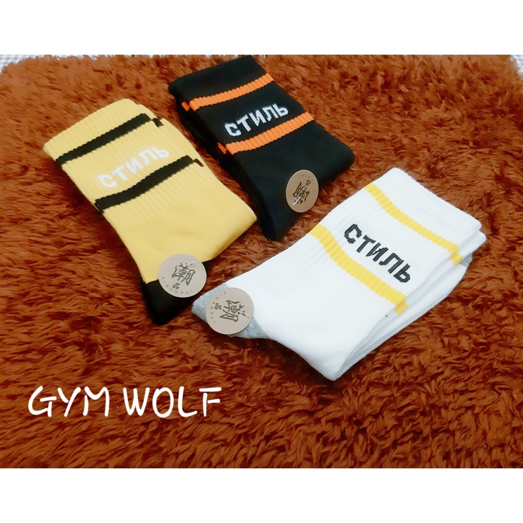 Vớ chữ CTNB cao cổ phong cách thể thao, năng động.