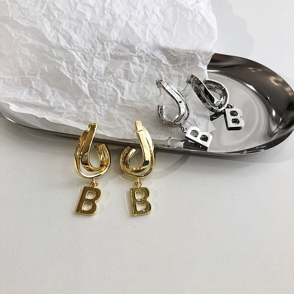 Khuyên tai nữ trang tạo hình chữ B sáng tạo độc đáo
