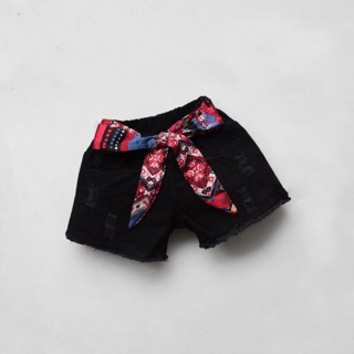 Quần short kèm dây thắt lưng trang trí.Size bé 7-35kg