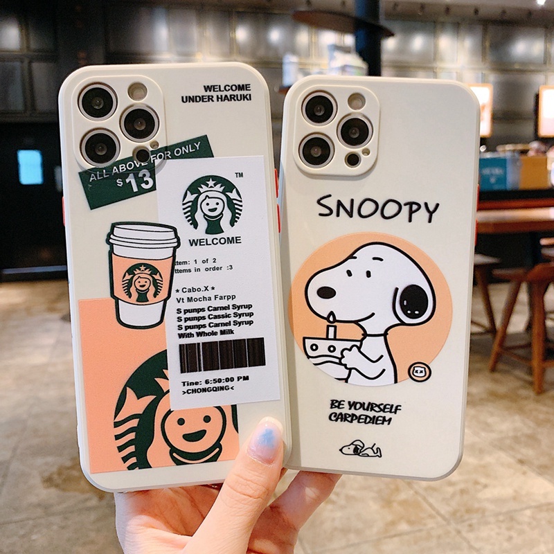 Ốp Lưng Iphone Cạnh Vuông Chú Chó Snoopy Và Starbucks Sunny 6/6plus/6s/6splus/7/7plus/8/8plus/x/xs/11/12/pro/max/promax