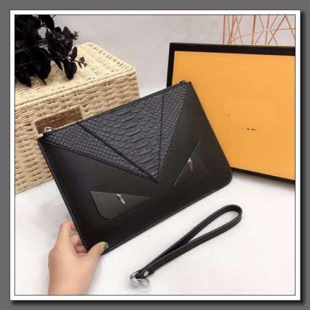 Ví cầm tay nam Fendi 2019