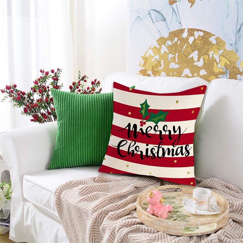 1 áo gối bằng vải lanh kích thước 45*45cm với họa tiết theo phong cách Giáng Sinh