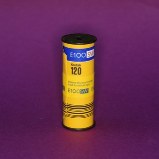 Film chụp ảnh 120 outdate Kodak Ektachrome E100SW