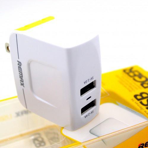 Cốc sạc Remax 3.4A 2 cổng USB gồm 1 cổng 2.4A và 1 cổng 1.0A phích cắm gập tiện lợi