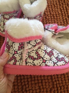 BOOT KITTY CỔ LÔNG H&M XUẤT