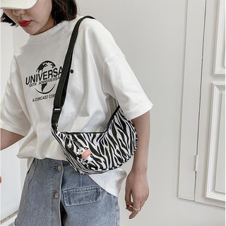 Free Ship - Túi Đeo Chéo in họa tiết bò sữa - Hot Trend 2021, túi bán nguyệt, túi xách in họa tiết bò sữa