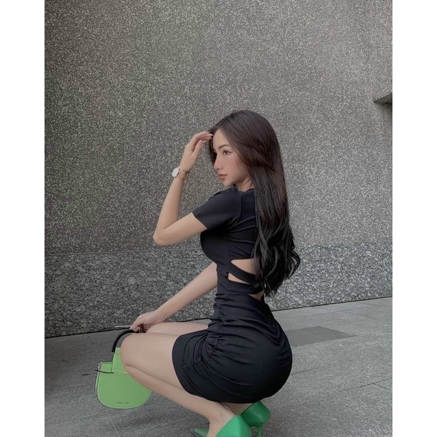 ĐẦM ĐEN NHÚN SƯỜN CHÉO LƯNG