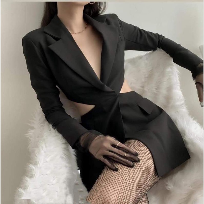 Đầm vest khoét eo tay dài
