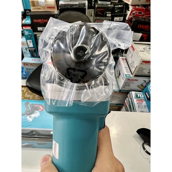 Máy mài góc cầm tay bằng điện Makita 9558HN