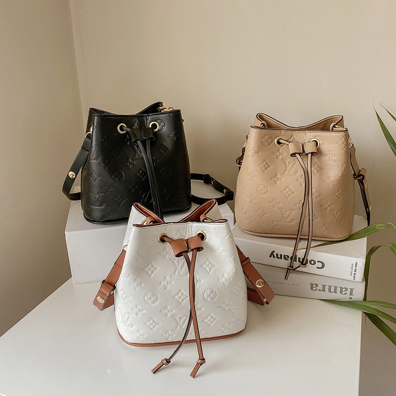 LOUIS VUITTON Lv Túi Xách Đeo Chéo Cỡ Lớn Phối Dây Rút In Logo Lv Thời Trang Cao Cấp
