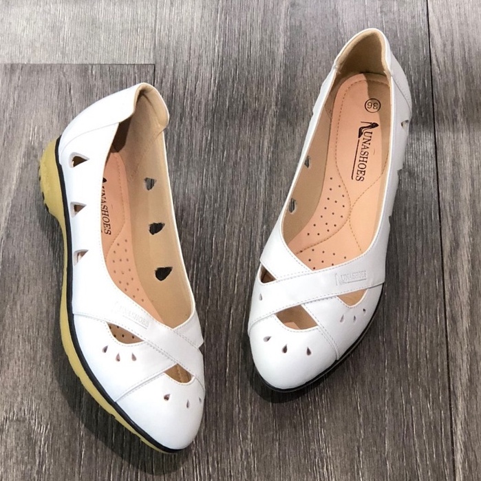 Giày slip on nữ LUNASHOES 42305 da thật 100% mũi tròn đục lỗ siêu thoáng đế cao 2p bảo hành 2 năm êm chẫn dễ phối đồ