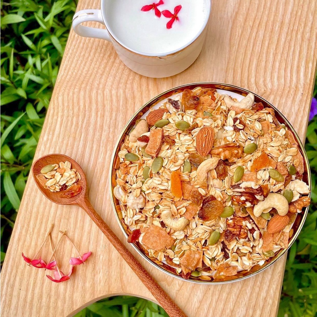 Hạt ngũ cốc Granola Bếp xíu xiu, Ăn kiêng, hỗ trợ giảm cân 100g