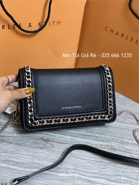 - Túi CnK viền xích có sẵn
