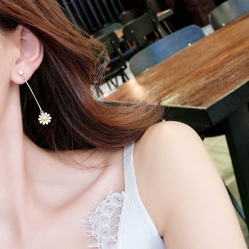 Khuyên Tai Hình Bông Hoa Nhỏ Dễ Phối Đồ Mới