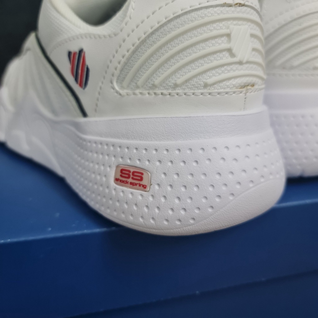 Giày Kswiss chính hãng màu trắng viền đỏ cho nam siêu nhẹ