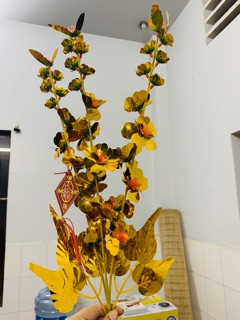 Cành vàng lá ngọc
