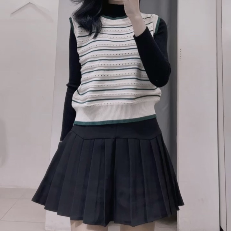 Áo gile kẻ pha xanh