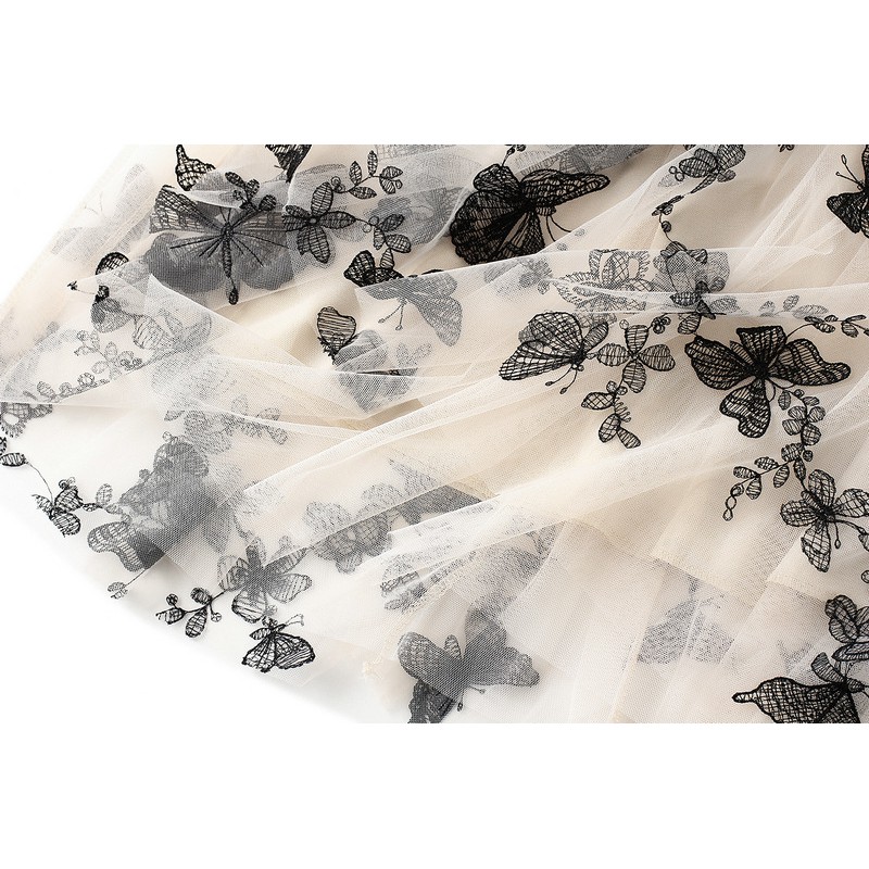 Chân Váy Chữ A Lưng Cao Họa Tiết Bướm Xinh Xắn