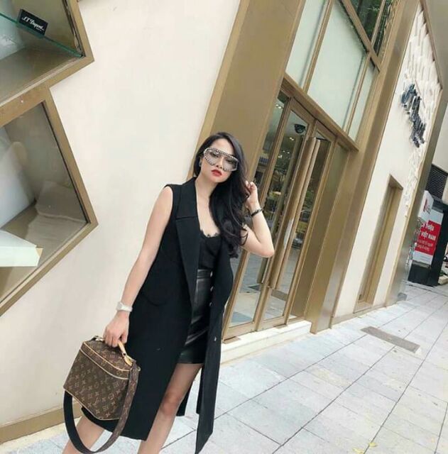 LV cốp trang điểm 
- Hàng super chất da cực xịn, mềm và mướt lắm
- Tinh tế từng đường kim mũi chỉ 
- Giá hạ nhiệt | BigBuy360 - bigbuy360.vn