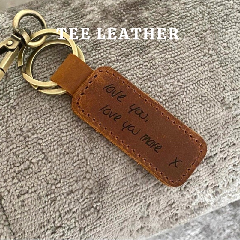 Móc khoá TEE LEATHER khắc tên theo yêu cầu da bò thật siêu bền, móc khóa quà tặng đặc biệt