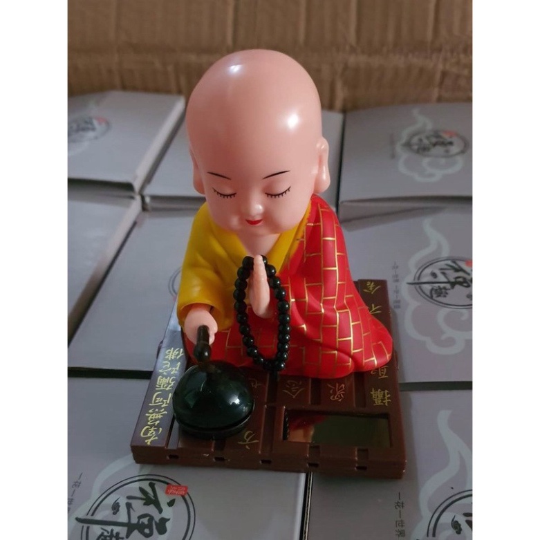 Chú Tiểu Lắc Đầu Trang Trí Chạy Bằng Năng Lượng Mặt Trời