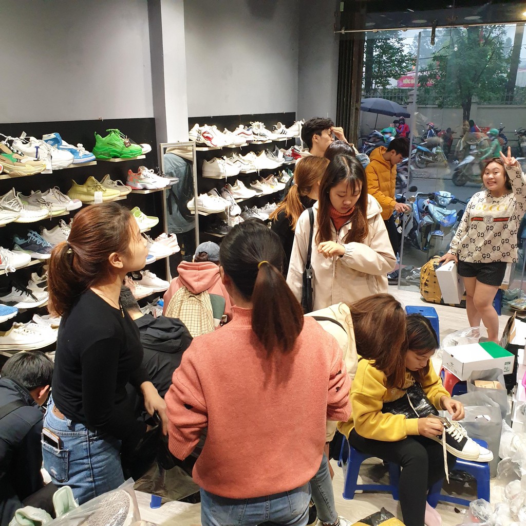 Giày thể thao,Giày sneaker,Giày  𝐔𝐥𝐭𝐫𝐚 𝐛𝐨𝐨𝐬𝐭 đen vàng 2020