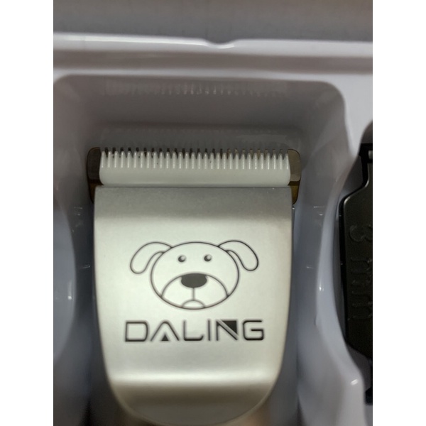 Tông đơ cao cấp cắt lông chó mèo hai pin thay thế