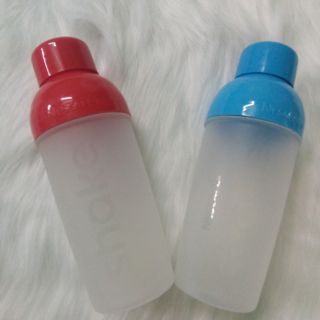 Bình lắc nescafe 300 ml 2 nắp nhựa dày.