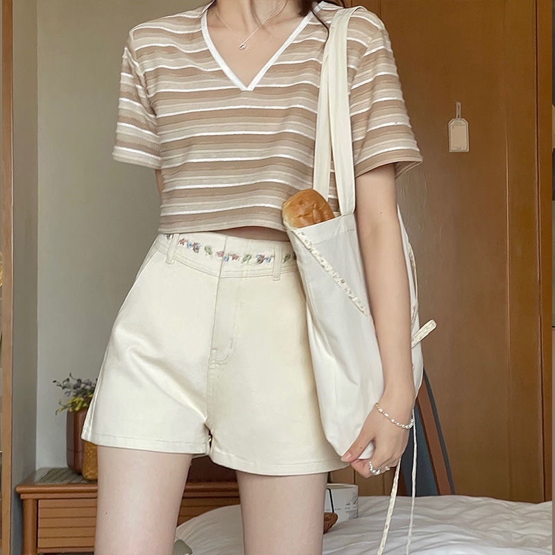 Quần jeans/short trắng cạp cao thêu hoa cho nữ