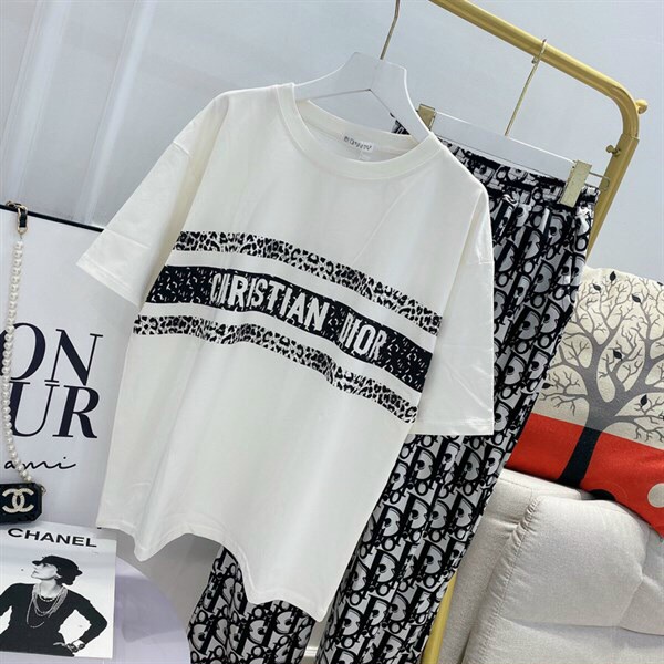 Set đồ nữ đi chơi nhẹ nhàng, set bộ quần dài ống rộng kèm áo thun form rộng cổ tròn đơn giản, dễ thương