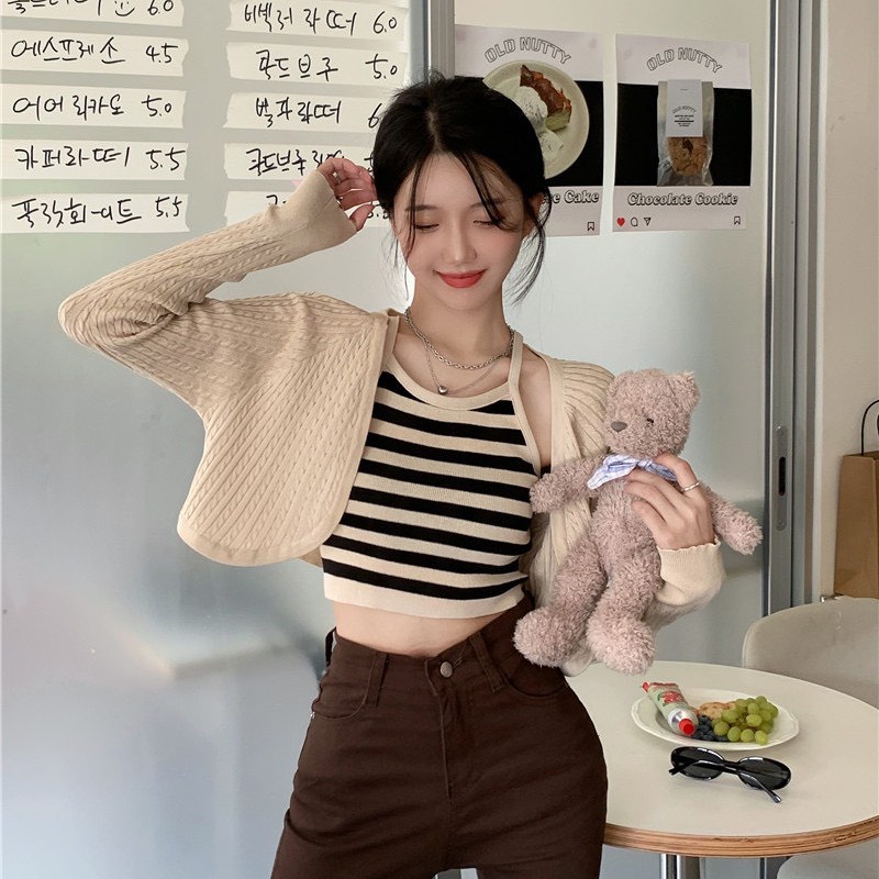 Set Áo Khoác Len Cardigan Kèm Áo Hai Dây Croptop