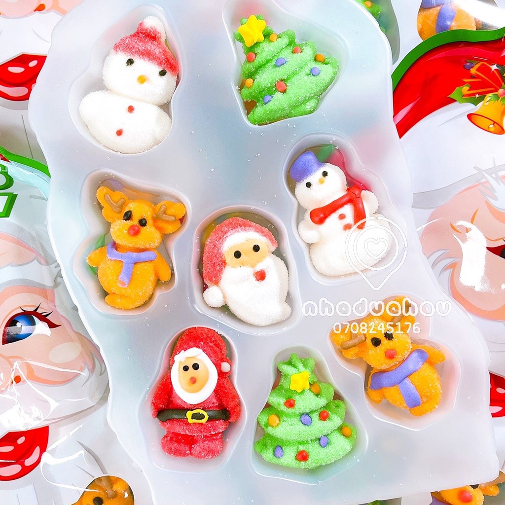 HOT NOEL - Một gói kẹo dẻo phủ đường hình cây thông/ ông già Noel 8 viên đủ màu sắc rực rỡ lễ hội Hongkong gói 95gam
