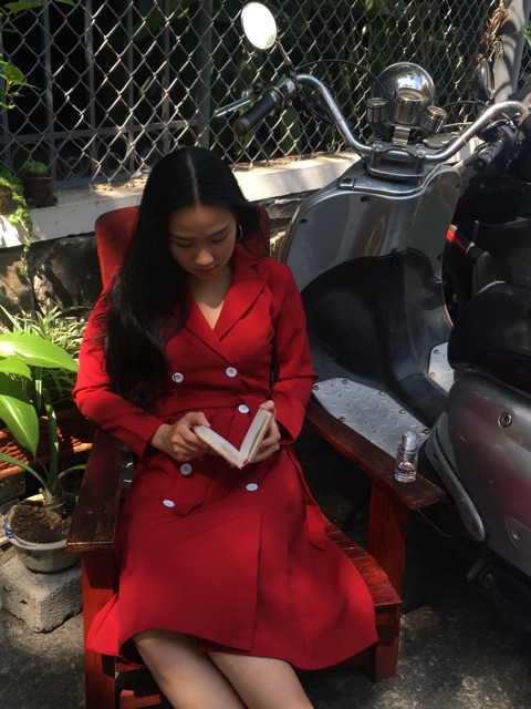 Váy dáng vest phù hợp đi làm lẫn đi tiệc cưới các buổi trưa vội vã luôn nhé ạ. Hình shop tự chụp nên hàng y hình nha