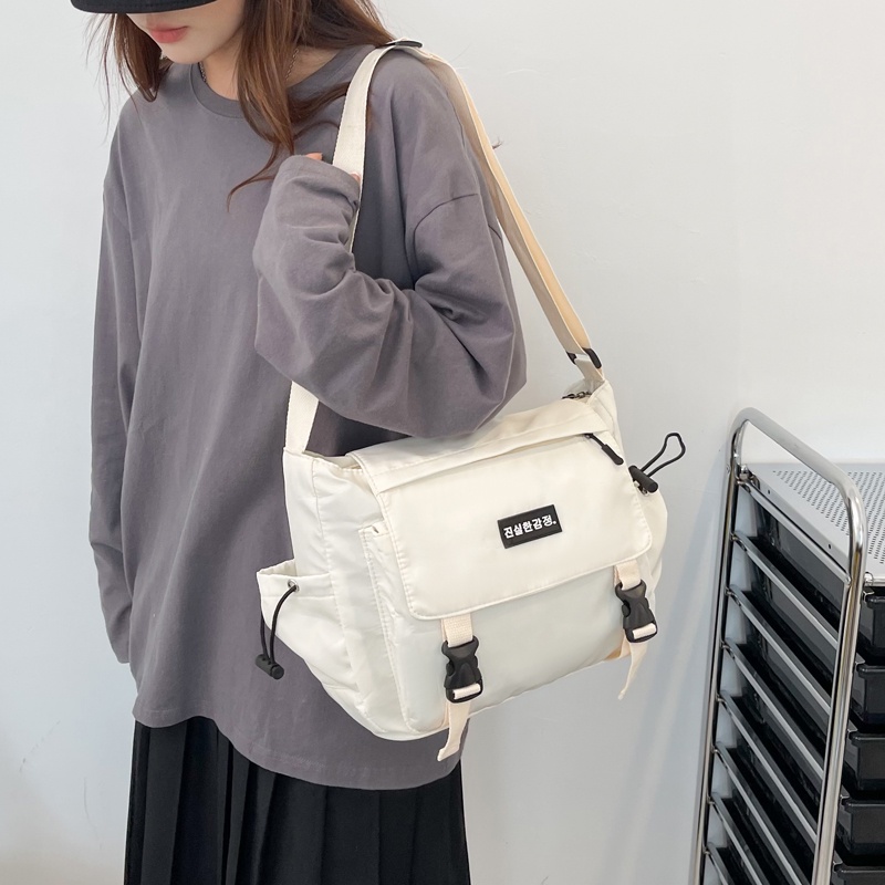 Túi Đeo Chéo Vai Bằng Nylon Thời Trang Sành Điệu Cho Nữ
