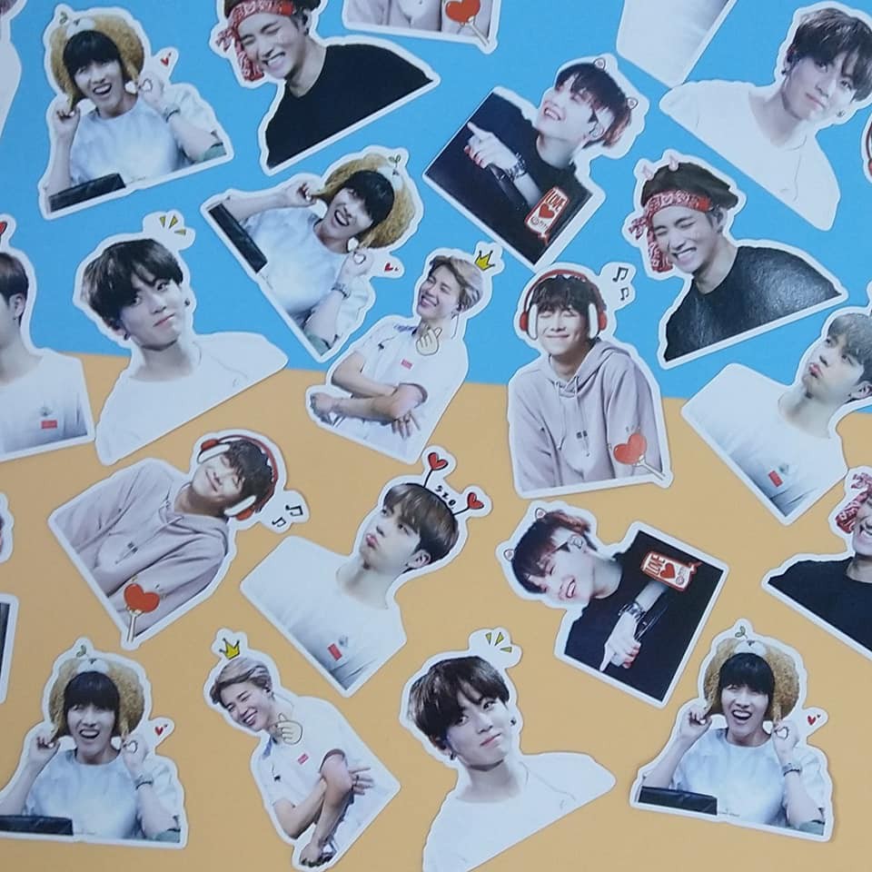 Set 7 sticker dán điện thoại, laptop BTS WTour, Muster