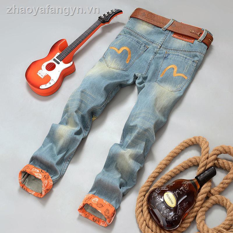 Quần jean phong cách cá tính kiểu dáng thời trang cho nam