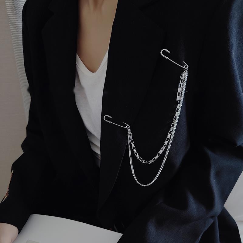 Ghim cài áo vest 19727 phối dây xích dài phong cách harajuku đường phố đơn giản cho nam nữ