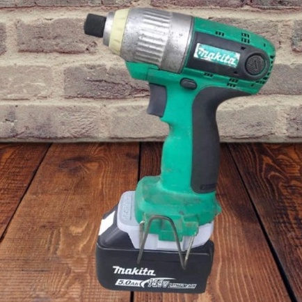Chân chuyển Makita PA12