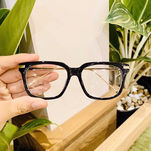 BÁNLỖ ĐỔI 5 SAO _[GIÁ SỈ] KÍNH CHỮ V GỌNG TRONG CHÂN KIM LOẠI VÀNG BẠC CỰC ĐẸP KÍNH V GIẢ CẬN MẪU MỚI HỌT | BigBuy360 - bigbuy360.vn