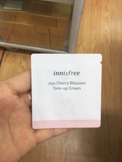 Sample Kem Dưỡng Anh Đào Nâng Tone Trắng Hồng Innisfree Tone Up Cream 1ml