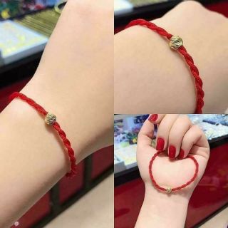 Chỉ đỏ kim vàng may mắn