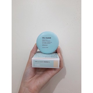 Phấn phủ mịn kiềm dầu Oil Clear Smooth & Bright Pact