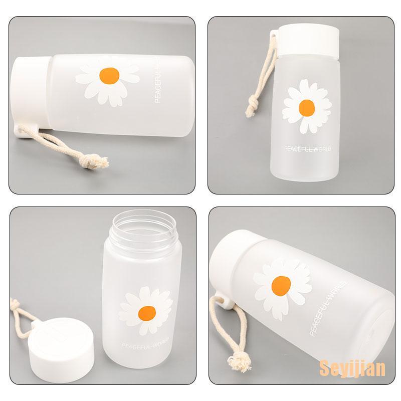Bình Nước Nhựa Trong Suốt Họa Tiết Hoa Cúc 500Ml