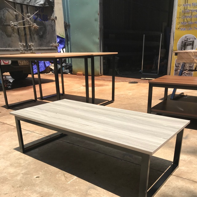 Bàn bệt kích thước 60x1m2x35.