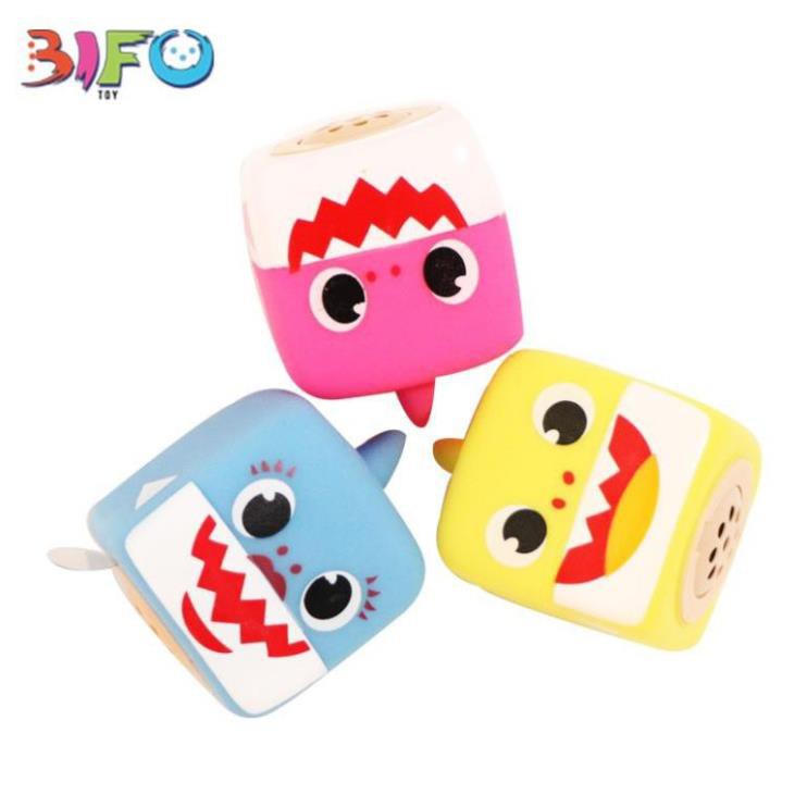 Đồ chơi cá mập biết hát Baby Shark cho bé nhảy múa thỏa thích