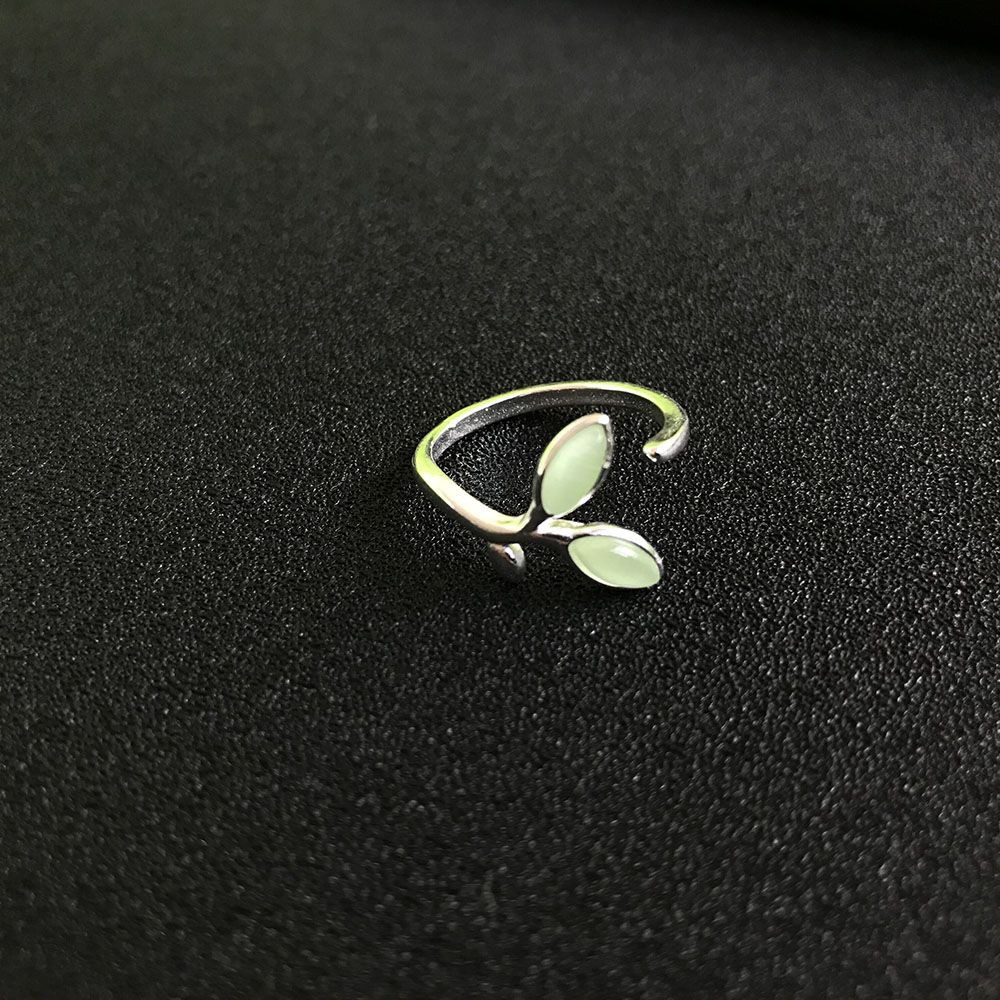 Nhẫn Hình Lá Đơn Giản