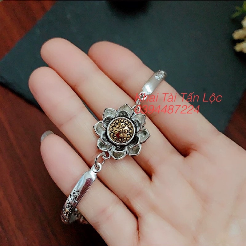 Lắc tay hoa sen khắc lục tự Om mani xoay được