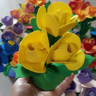 Hoa trang trí góc đồ dùng mầm non